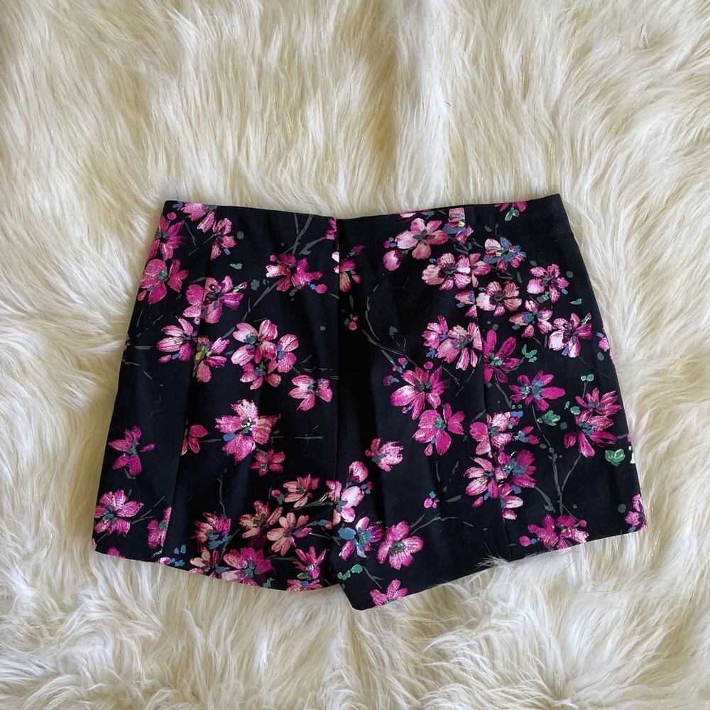 Express Skort. - Picture 3 of 5